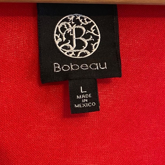 Red V-Neck Sleeveless Top - Picture 6 of 6